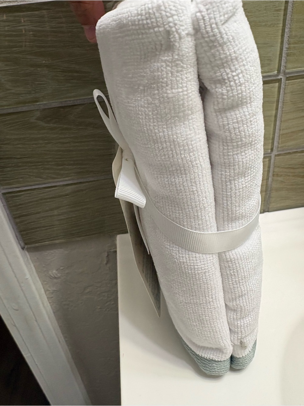 Peter Rabbit 2 Pack Hand Towels - Picture 5 of 7
